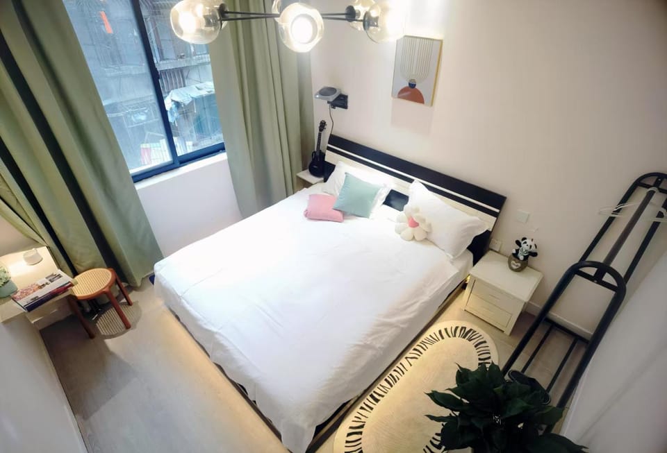 Bed, Photo of the whole room, Bedroom