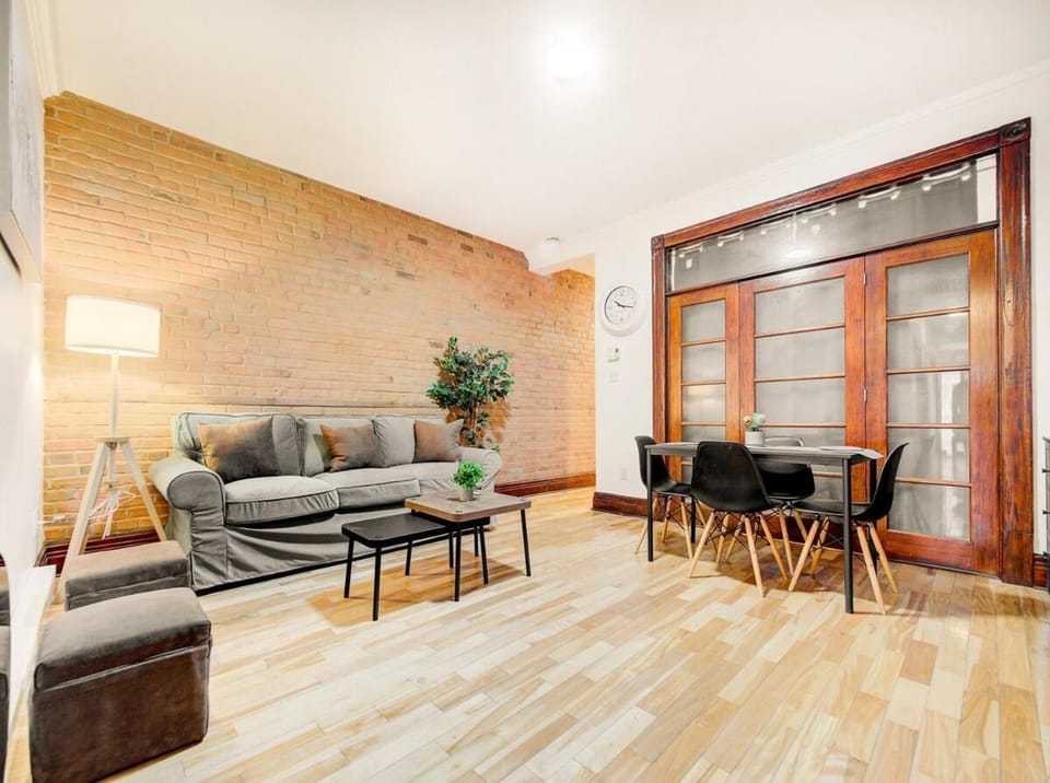 Great 3B unit on Saint-Urbain Apartment in Laval