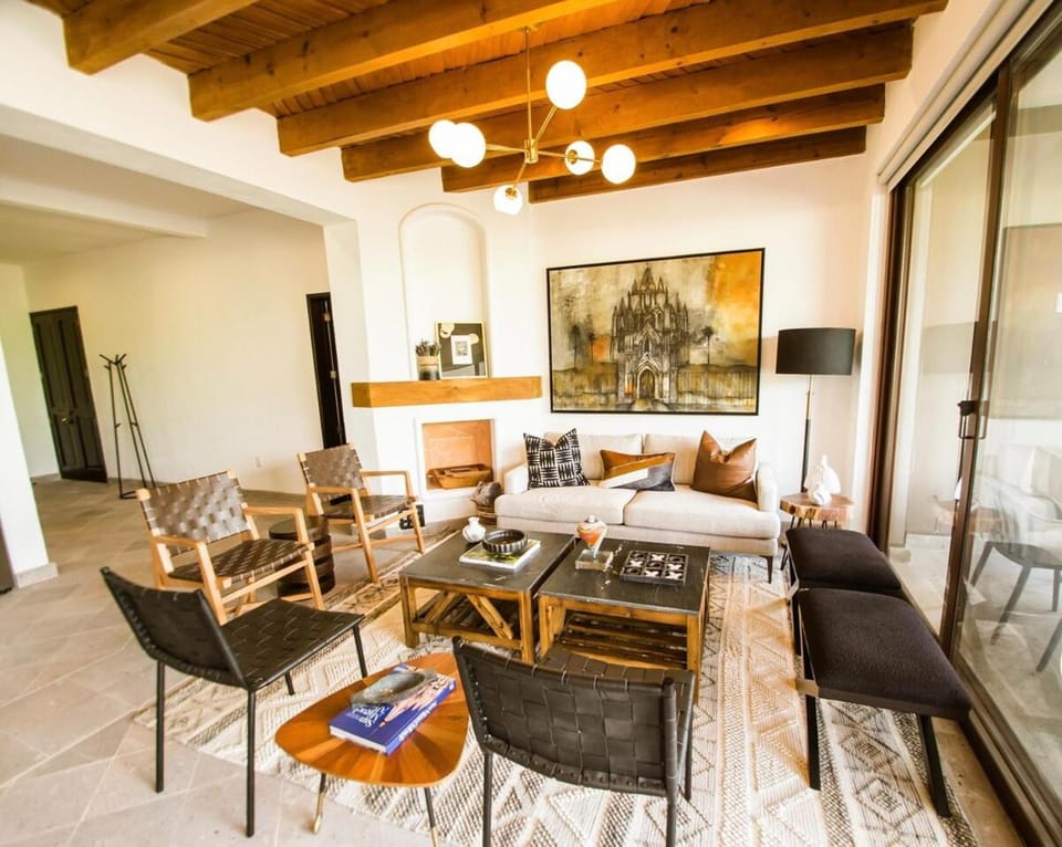 Living room, Seating area