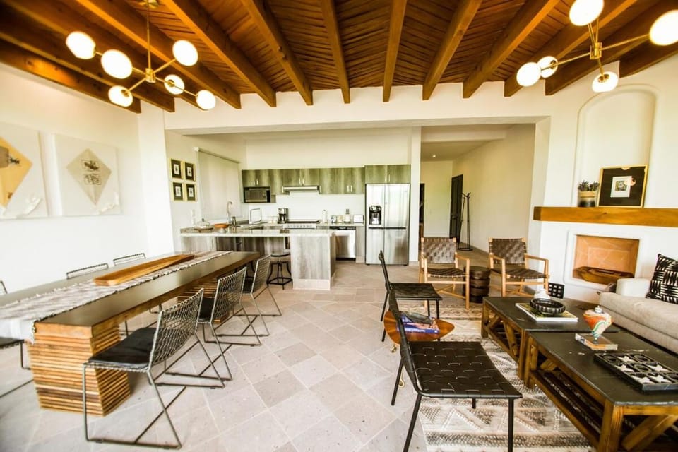 Kitchen or kitchenette, Living room, Dining area