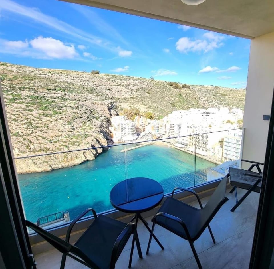 Natural landscape, View (from property/room), Balcony/Terrace, Mountain view, Sea view