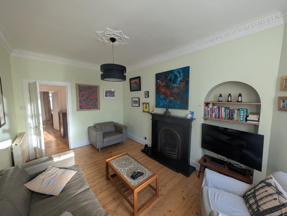 Living room, Seating area, Evening entertainment