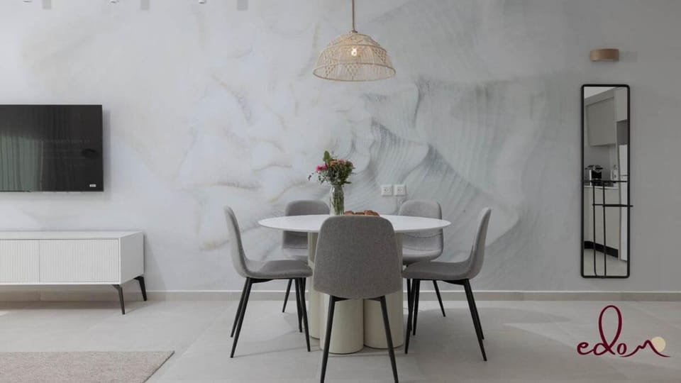 TV and multimedia, Dining area