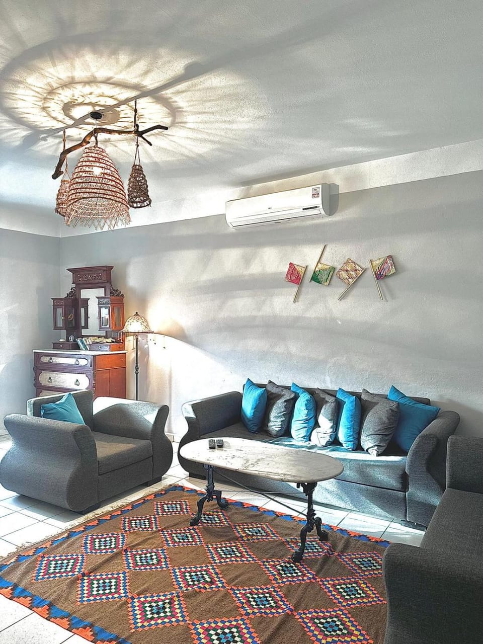 Living room, Seating area