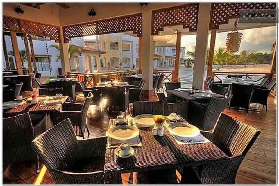 Restaurant/places to eat, Banquet/Function facilities