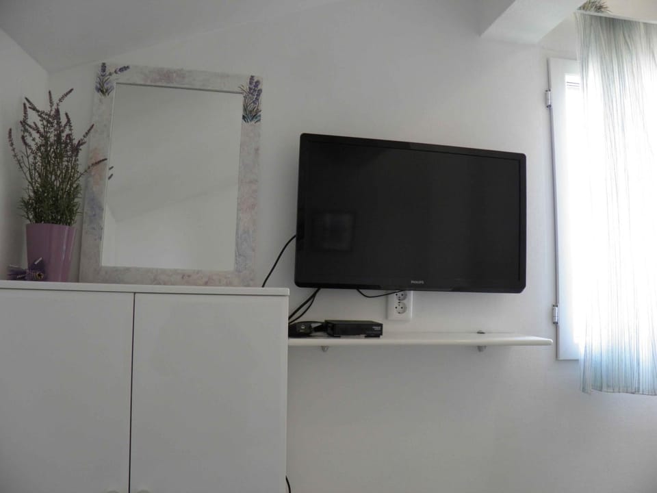 Mare Apartment in Bol