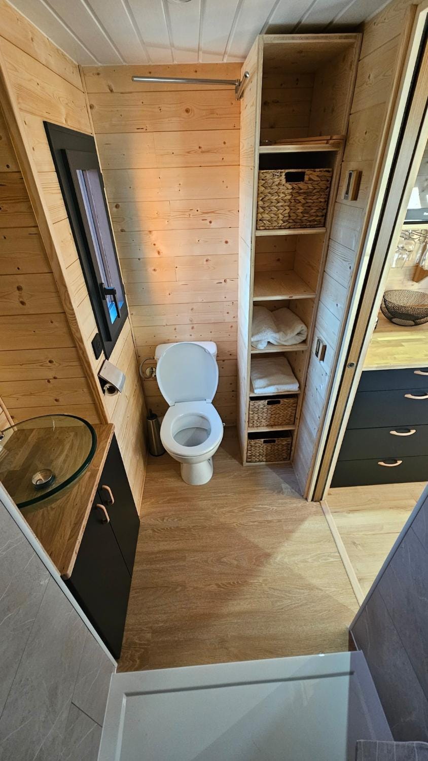 Toilet, Bathroom