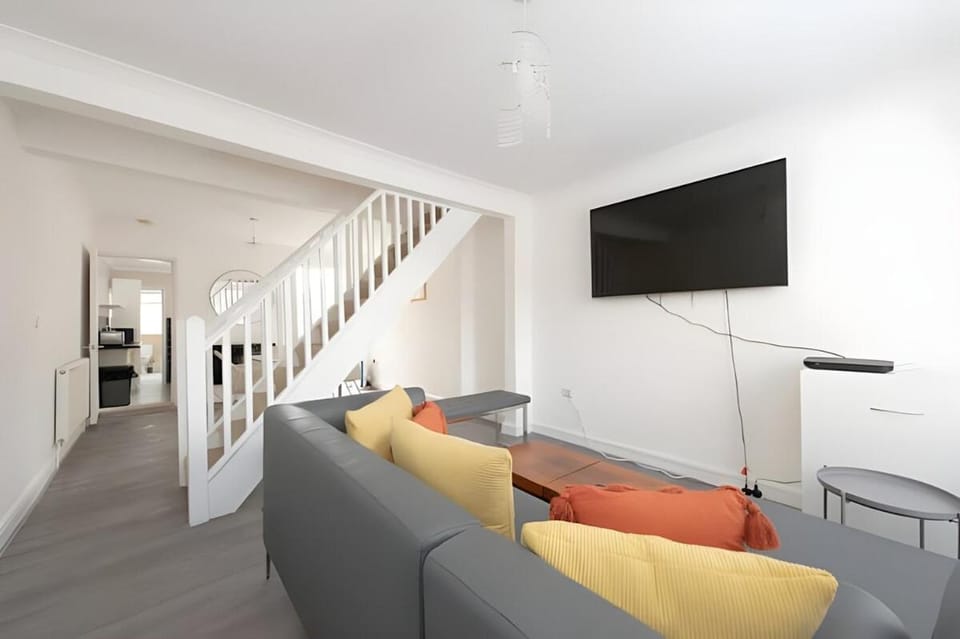 Lovely 2 Bed Room House in Grays Apartment in Grays