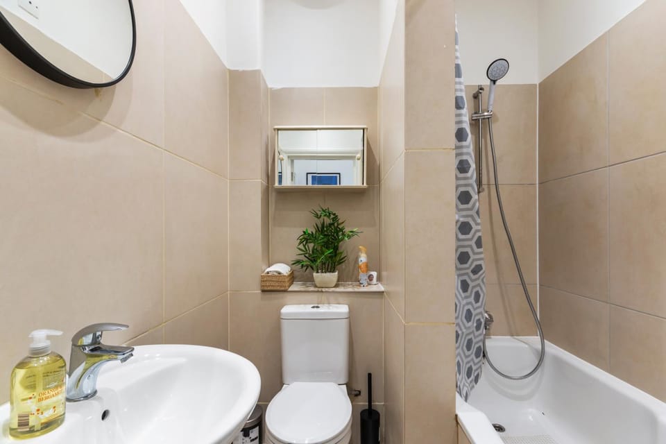 Toilet, Bathroom, Bath