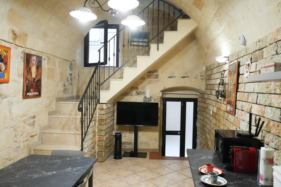 TV and multimedia, Kitchen or kitchenette, Living room