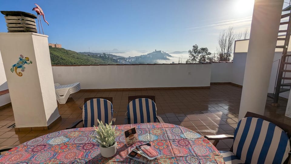 Natural landscape, View (from property/room), Balcony/Terrace, Dining area, Mountain view