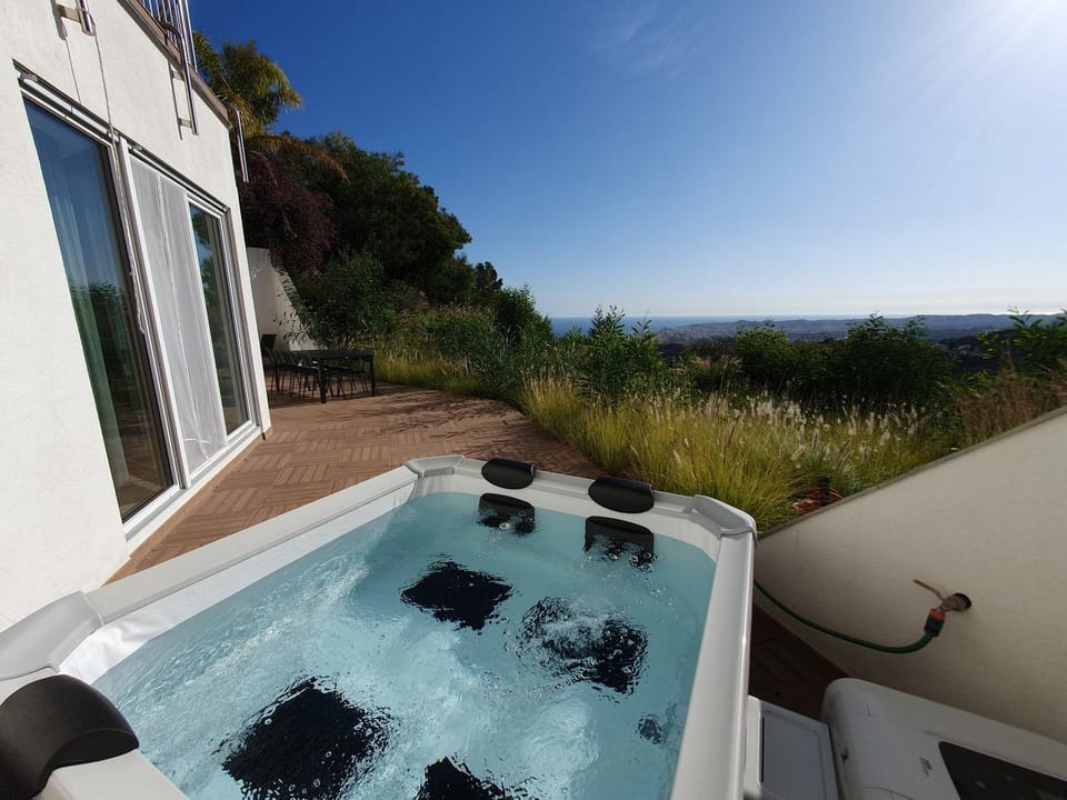 Hot Tub, Hot Tub, Sea view