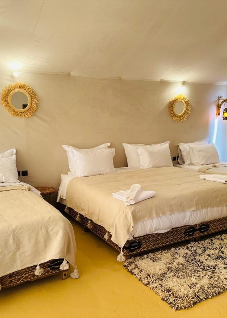 Property building, Bed, Photo of the whole room, Bedroom, towels