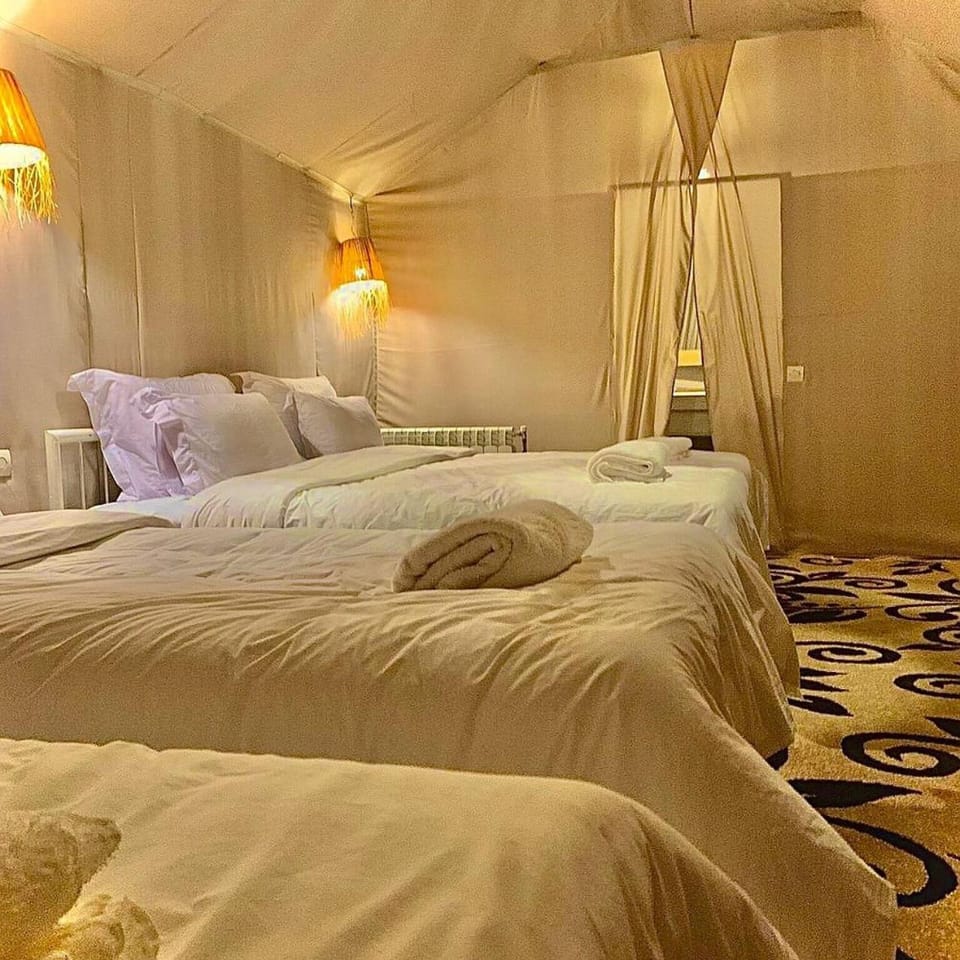 Property building, Bed, Photo of the whole room, Bedroom