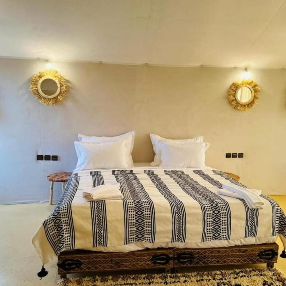 Property building, Bed, Photo of the whole room, Bedroom