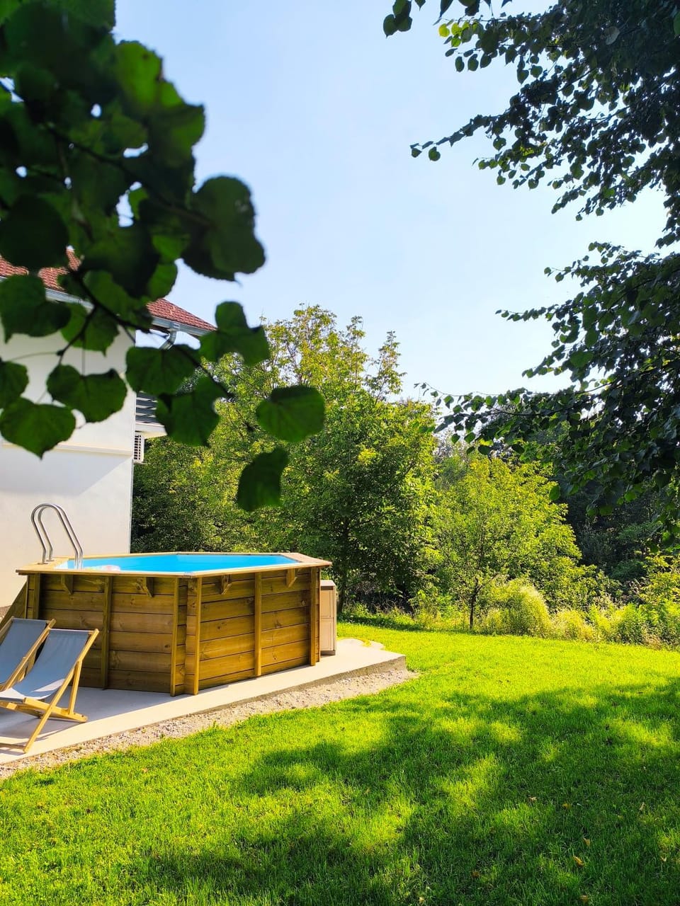 Spring, Day, Natural landscape, Garden, Garden view, Pool view, Swimming pool, sunbed