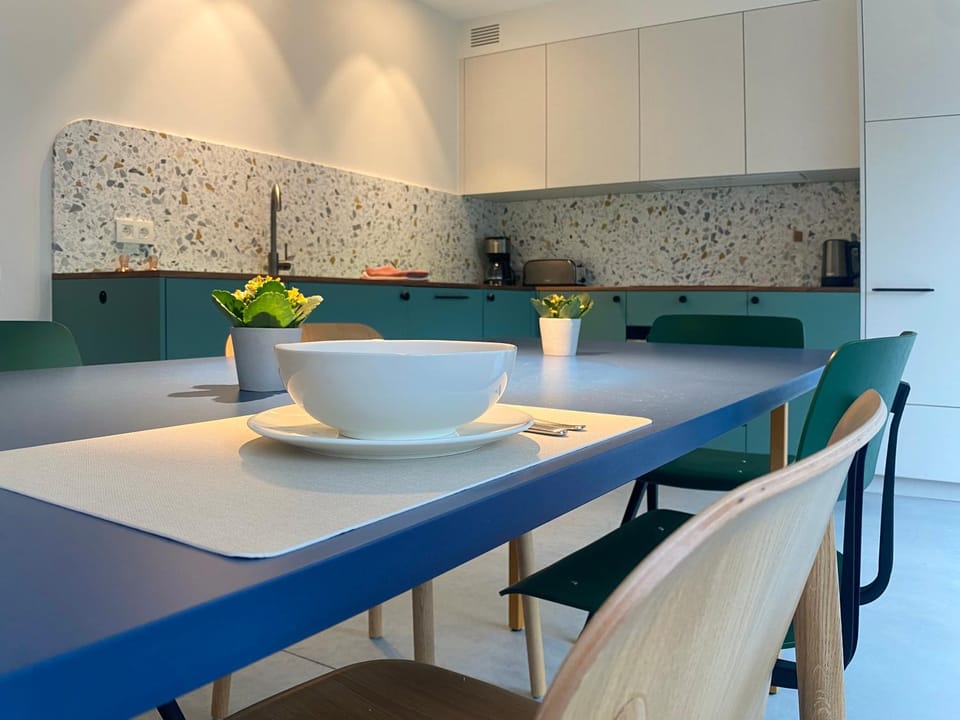 Dining area, kitchen