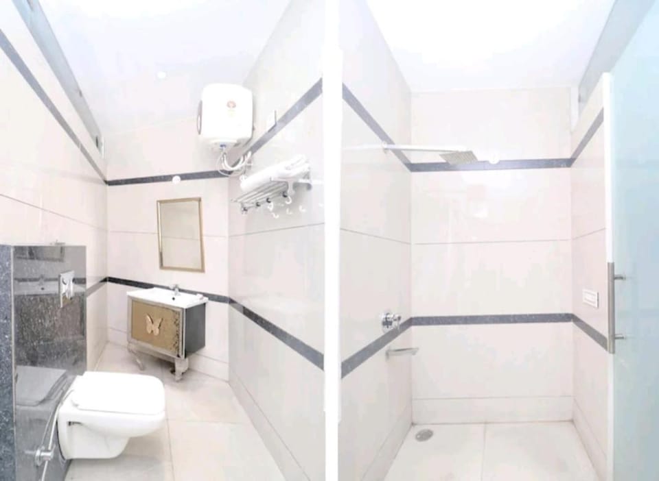 Shower, Toilet, Bathroom, towels