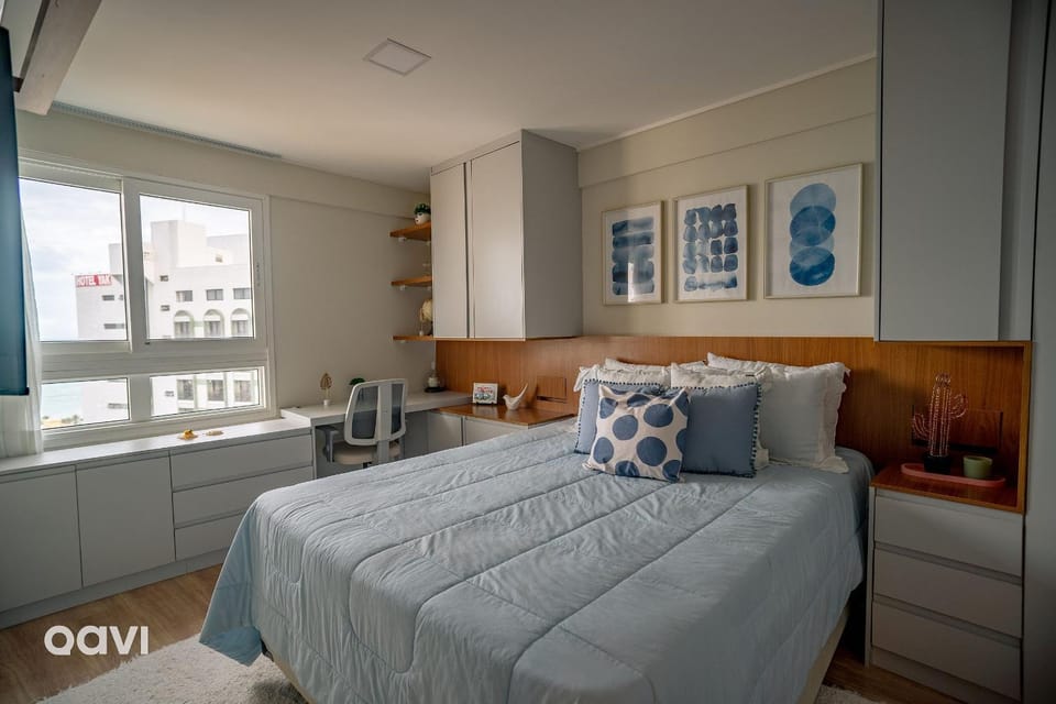 Photo of the whole room, Bedroom