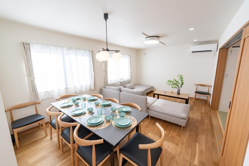 Living room, Seating area, Dining area