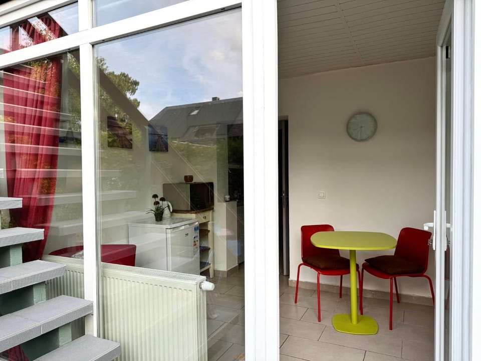 Patio, Seating area, Dining area