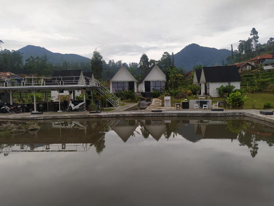 Ciwidey Hills & Wetland Family 2 Villa in West Java