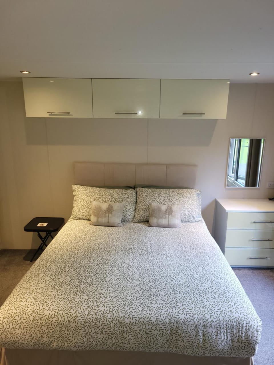 Cherry Tree Lodge with Hot Tub near Alton Towers House in Staffordshire Moorlands District