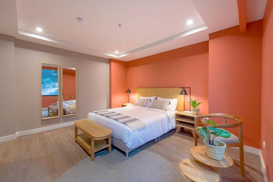 Bed, Photo of the whole room, Bedroom