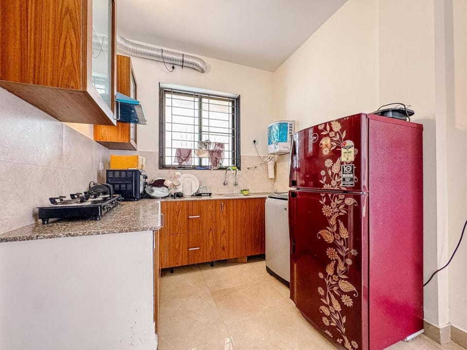 Kitchen or kitchenette, oven