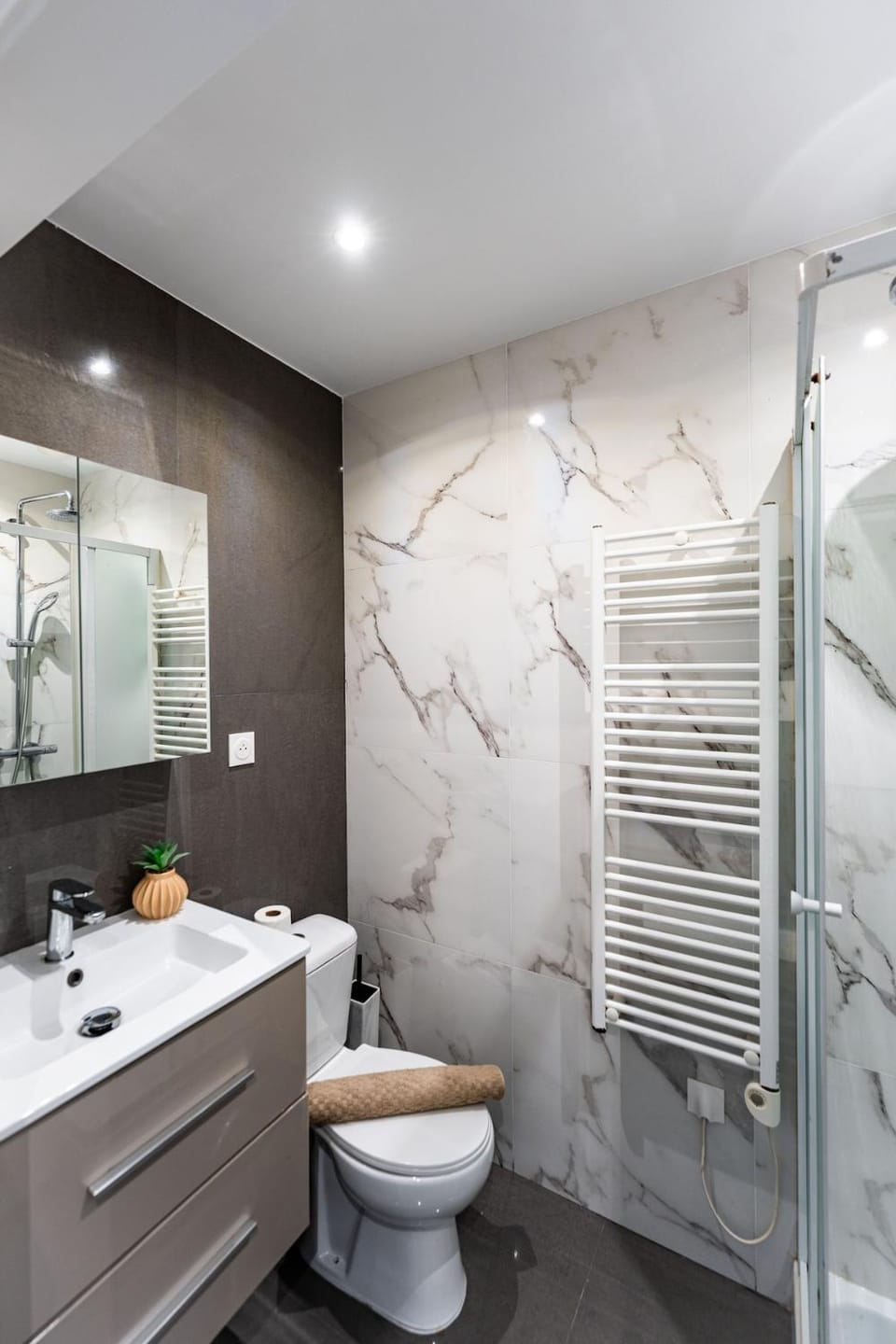 Superbe studio front de mer Apartment in Nice