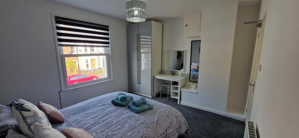Unique Exmouth Family Holiday Home Close to Beach & Town House in Exmouth