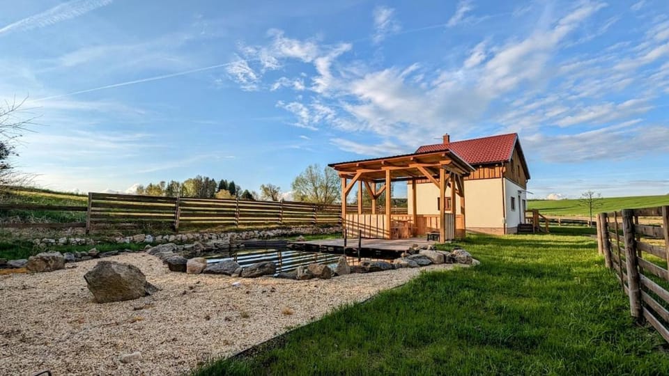 Wellness chata se saunou a vířivkou 2 House in Czechia