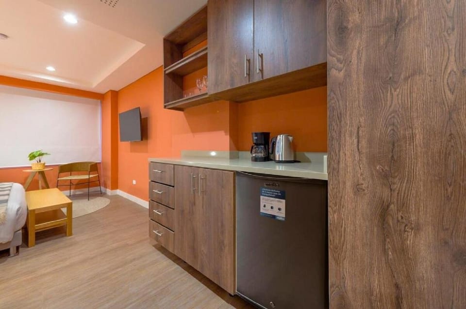 TV and multimedia, Kitchen or kitchenette, wardrobe