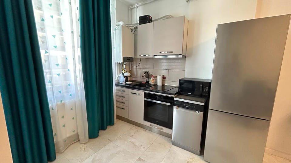 Kitchen or kitchenette, oven, stove
