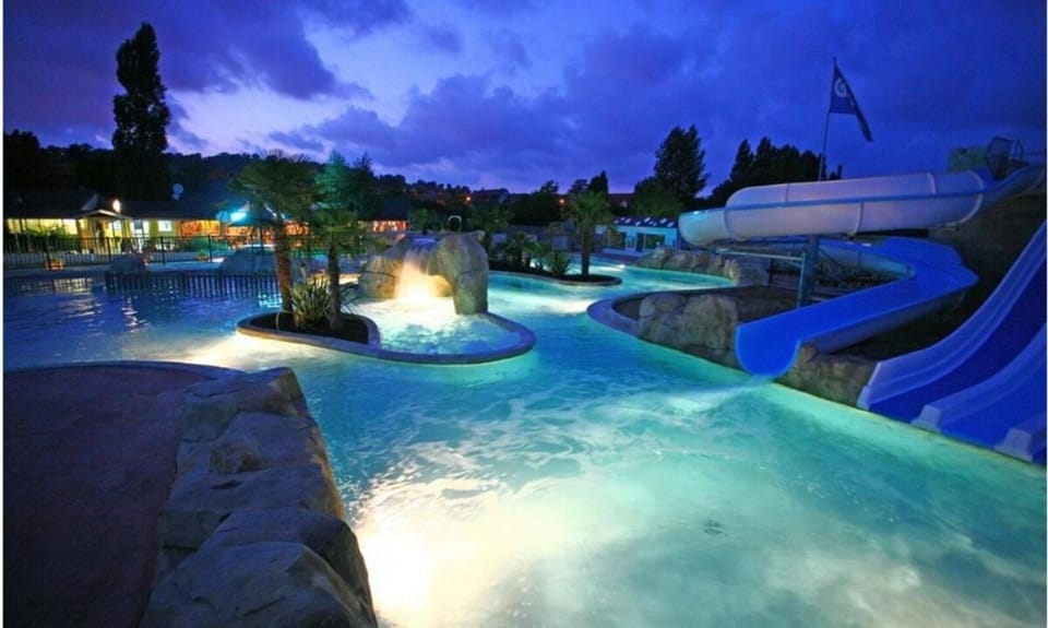 Aqua park, Swimming pool