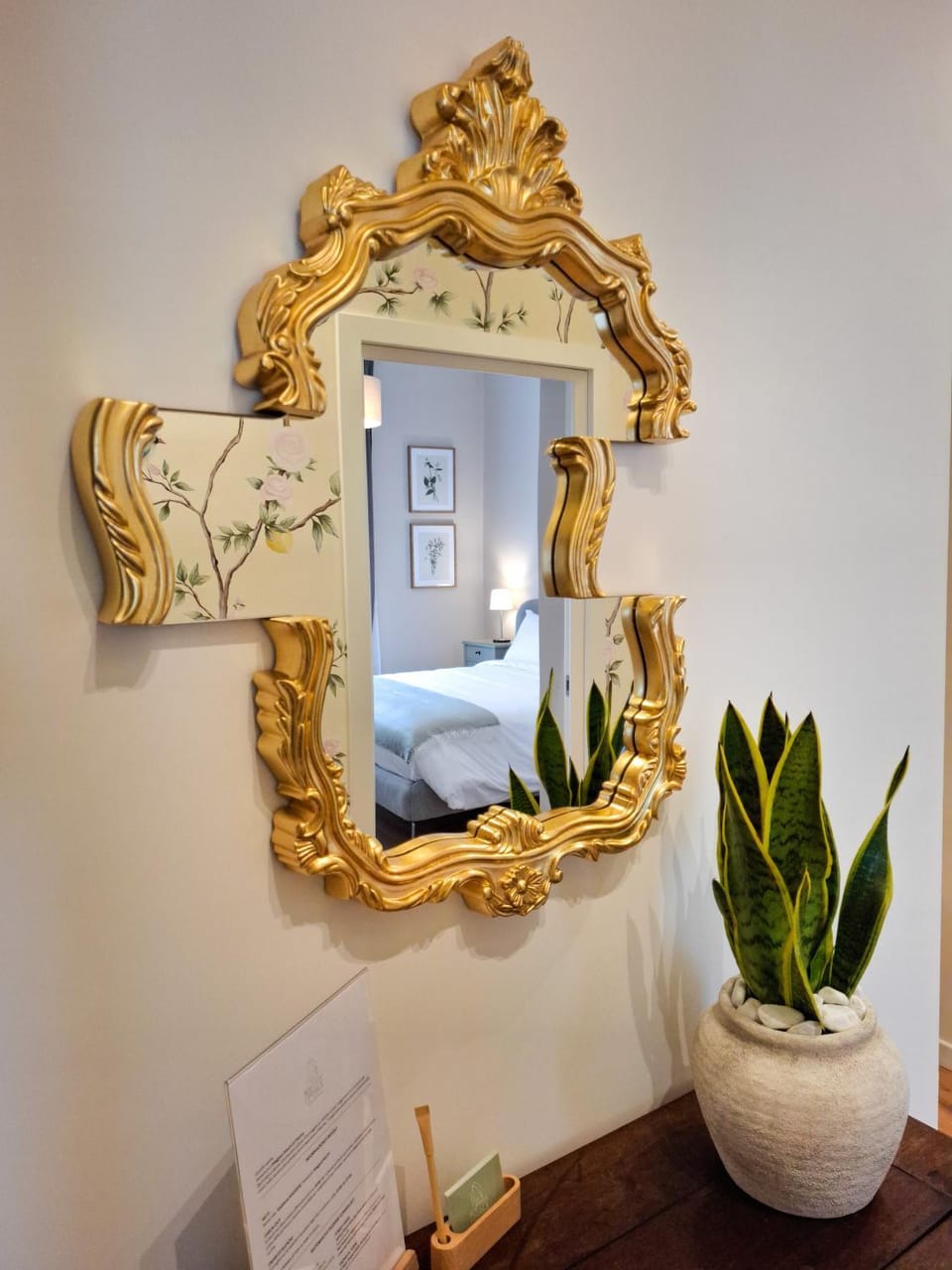 Decorative detail, furniture, hair dresser