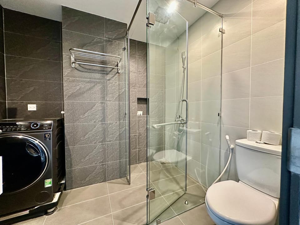 Shower, Bathroom, washing machine, dryer