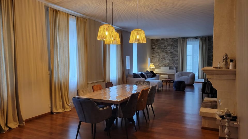 Living room, Dining area