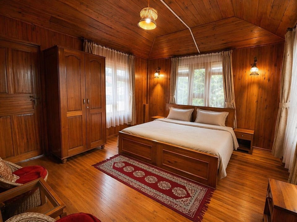 Photo of the whole room, Bedroom