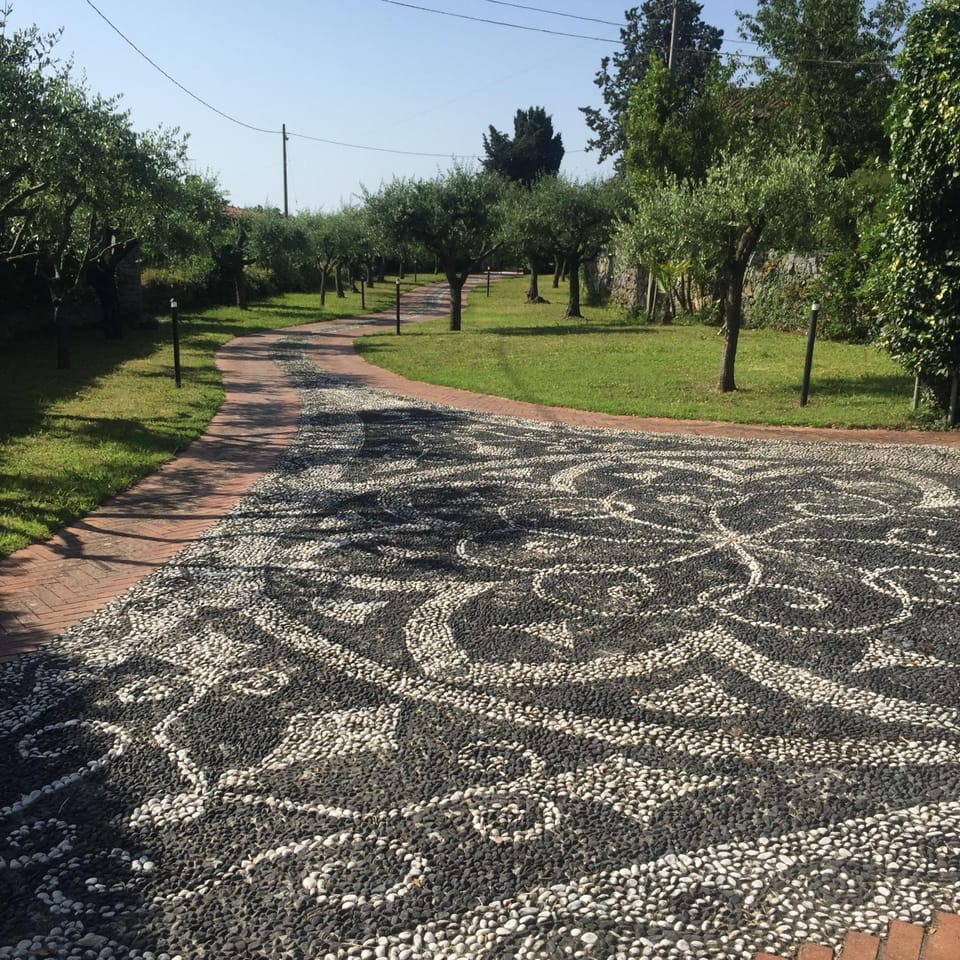 Garden, Decorative detail