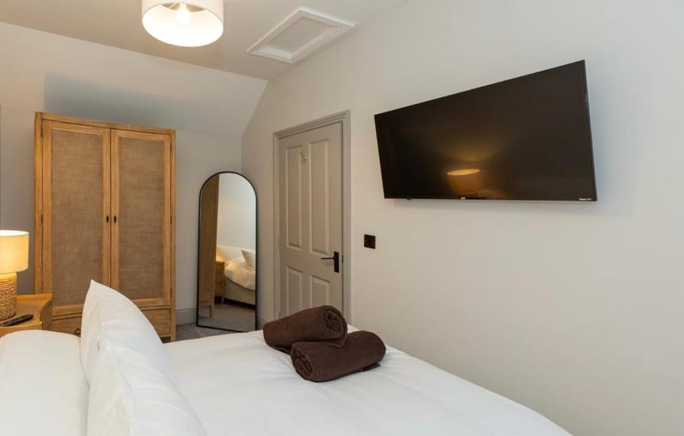 Luxury two bed inc hot-tub and Free Parking House in Harrogate