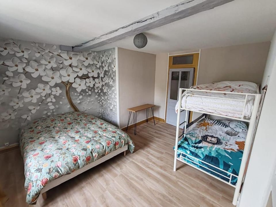 Gîte de la cour Ronty House in Grand Est
