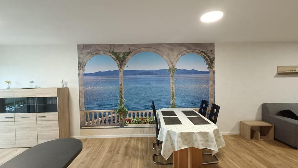 Seating area, Dining area