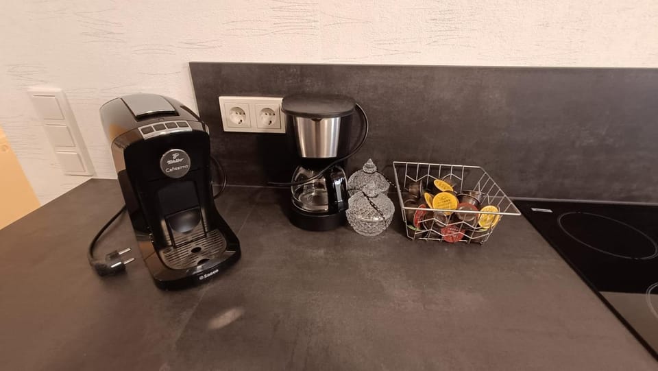 Coffee/tea facilities, Kitchen or kitchenette