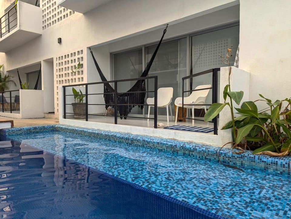 Balcony/Terrace, Pool view