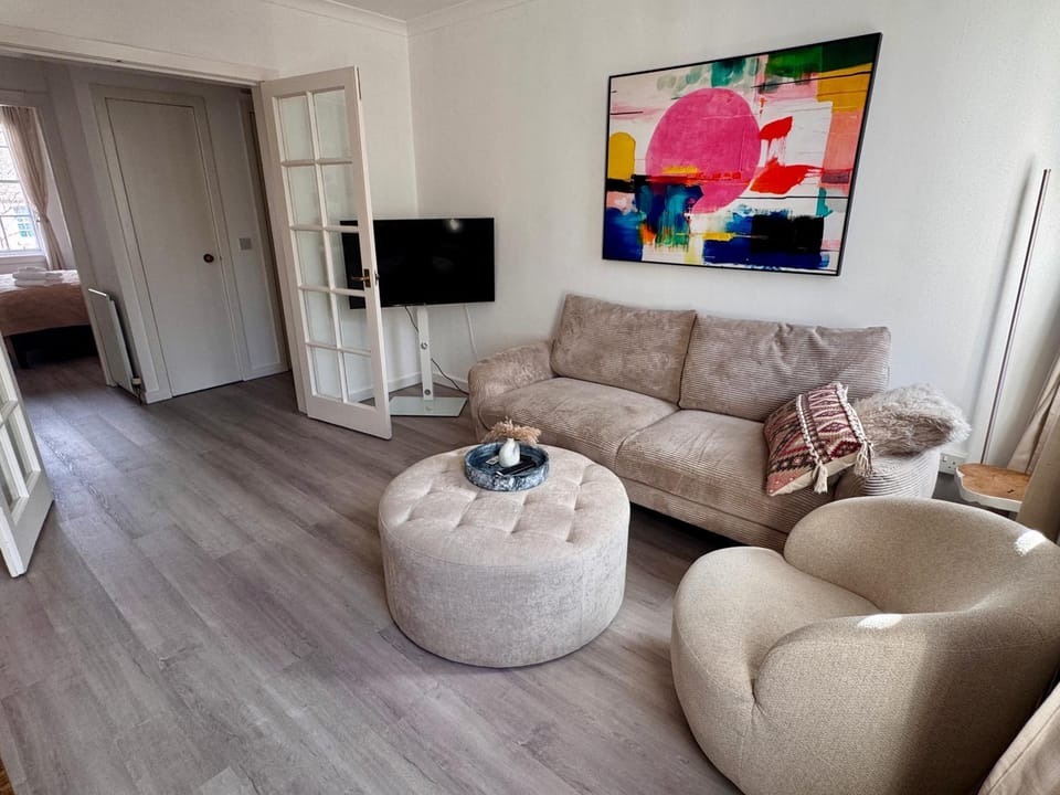 Communal lounge/ TV room, TV and multimedia, Living room