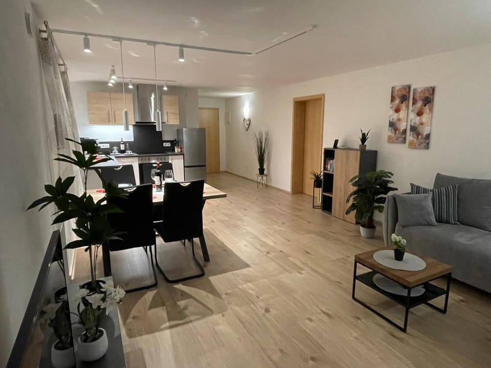 Kitchen or kitchenette, Living room, Seating area, Dining area