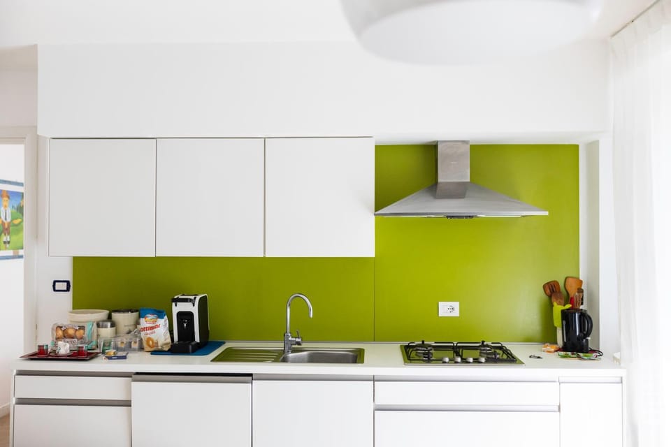 Coffee/tea facilities, Kitchen or kitchenette, minibar, pet friendly, stove