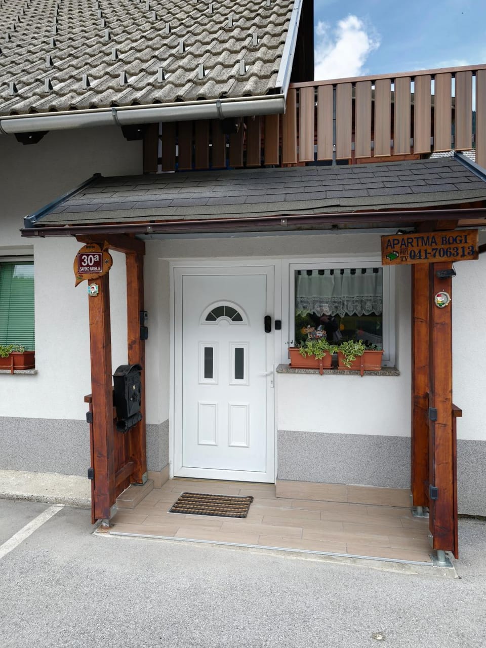 Property building, Facade/entrance