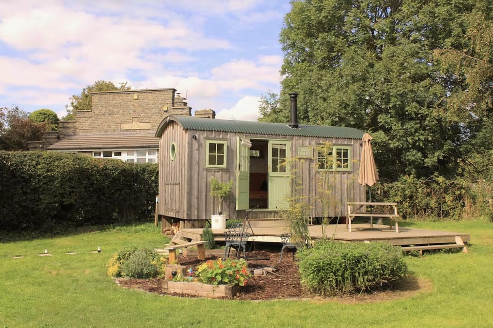 Luxury Shepherds Hut Luxury tent in Stroud District
